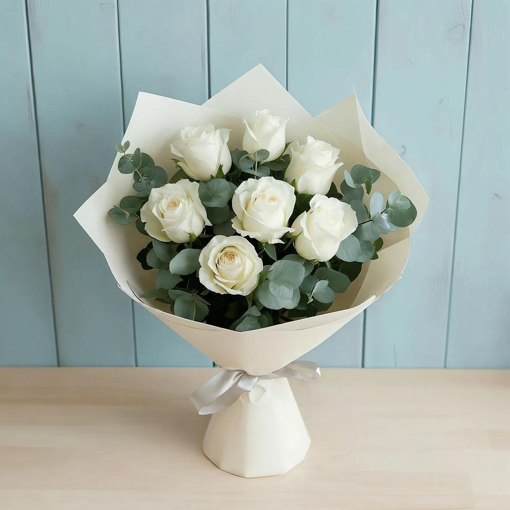 Букет Белые розы в Эвкалипте в Черкизово